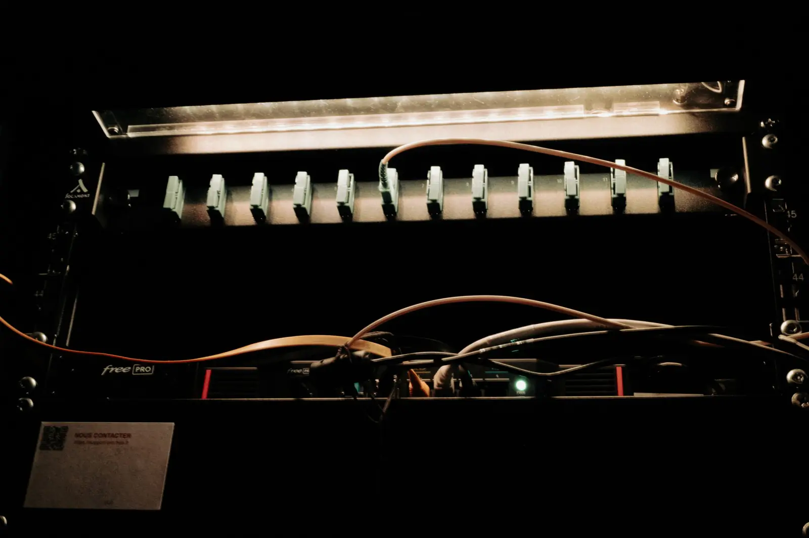 GNL Solution server rack in Besançon, lit in the half-light